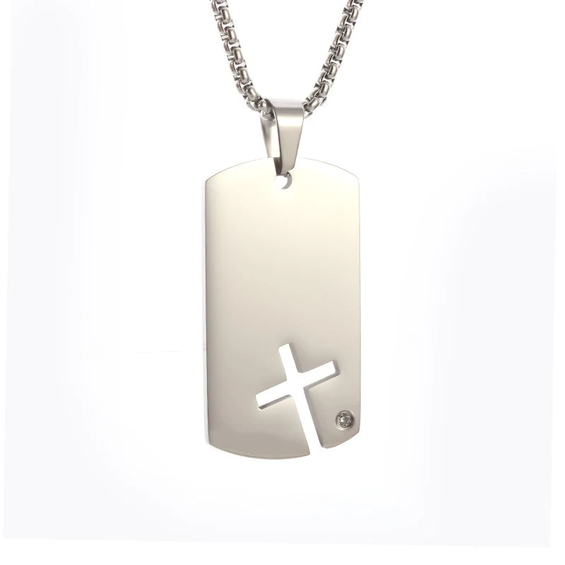Modische Anhänger-Kette mit Kreuz-Aussparung