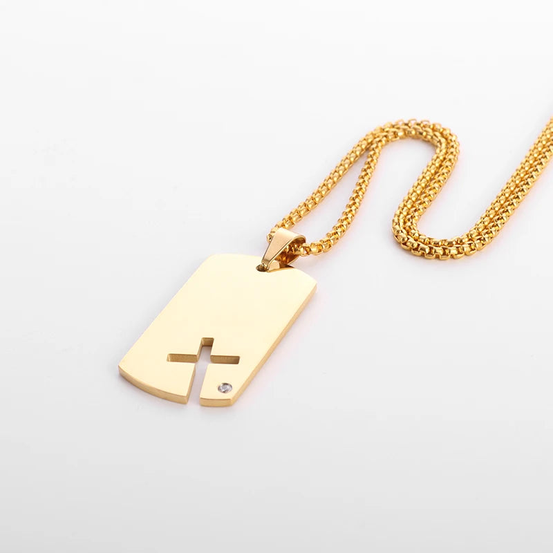 Modische Anhänger-Kette mit Kreuz-Aussparung