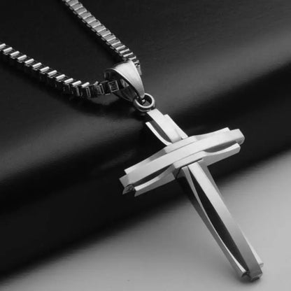Elegante und dynamische Kreuzkette im Layer-Design