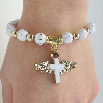 Perlenarmband mit beflügeltem Kreuz-Anhänger
